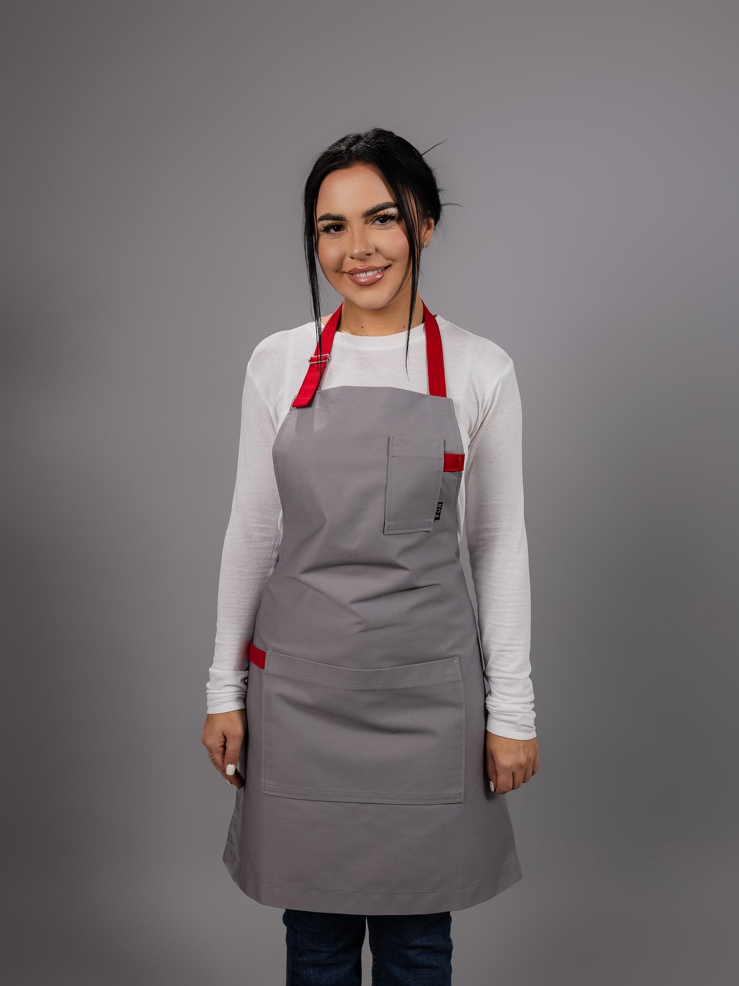 Șorț gri chef bucătar NOA – ediție profesională cu bretele rosii