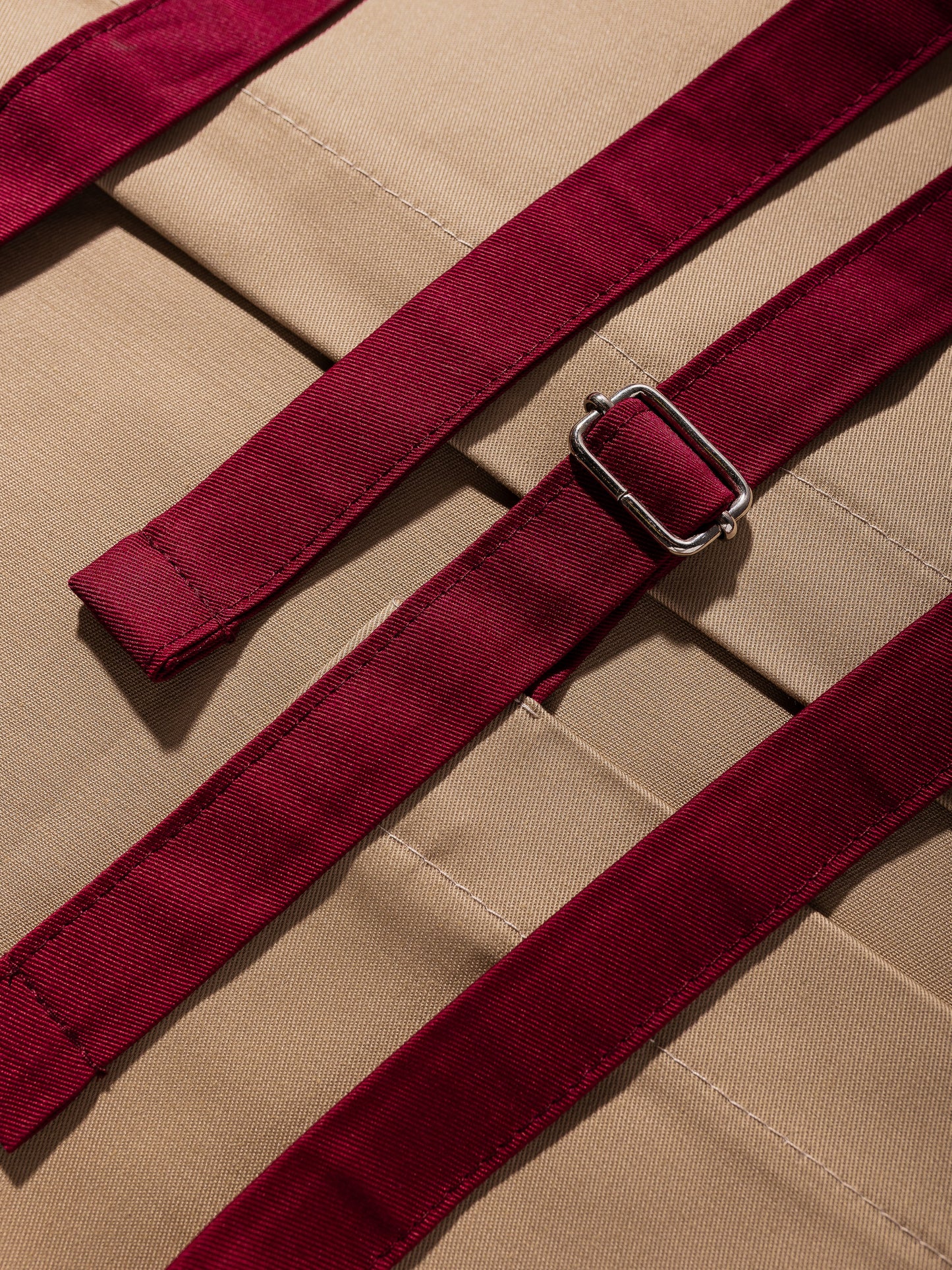 Șorț bej chef bucătar NOA – ediție profesională cu bretele burgundy