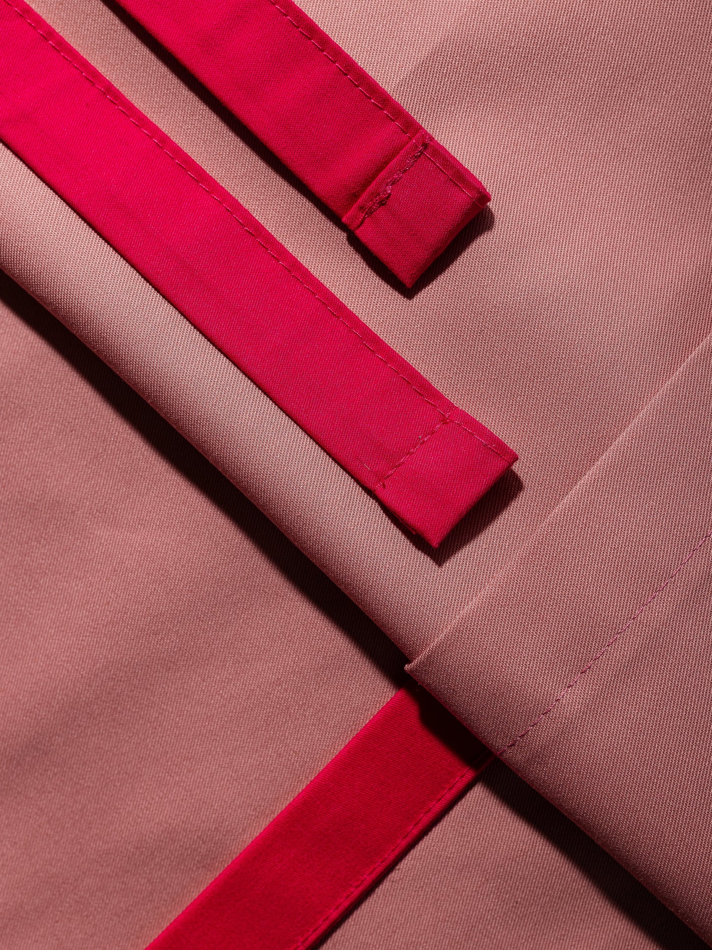 Șorț roz chef bucătar NOA – ediție profesională cu bretele roz