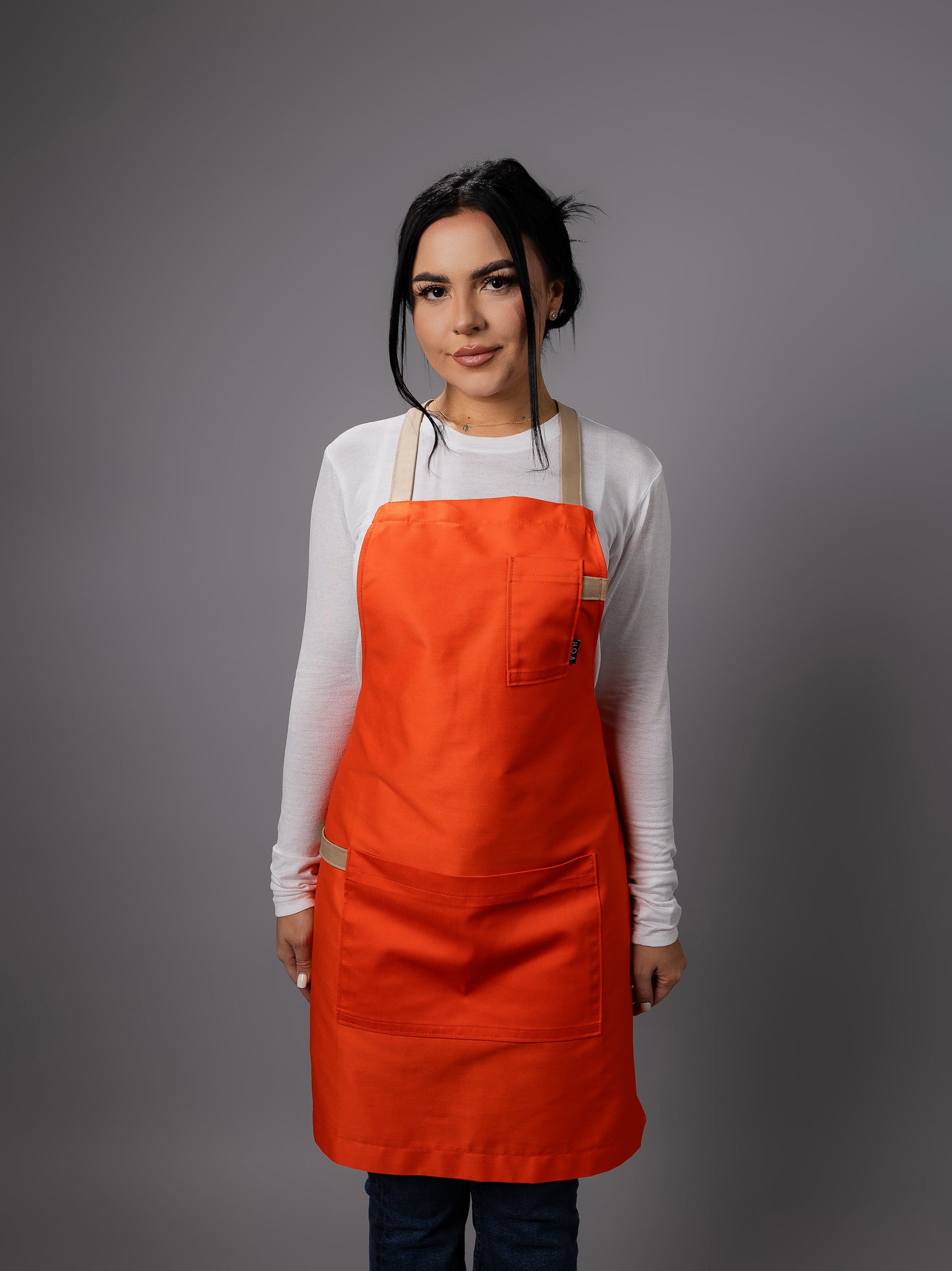 Șorț portocaliu chef NOA cu bretele bej in X